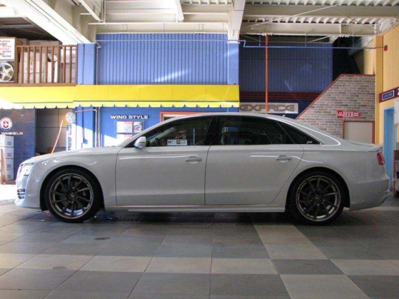 アウディ アウディA8 60TFSI quattro：ジェントル。強烈な加速、でも静か