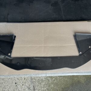 2.カーボン フロントリップスポイラー